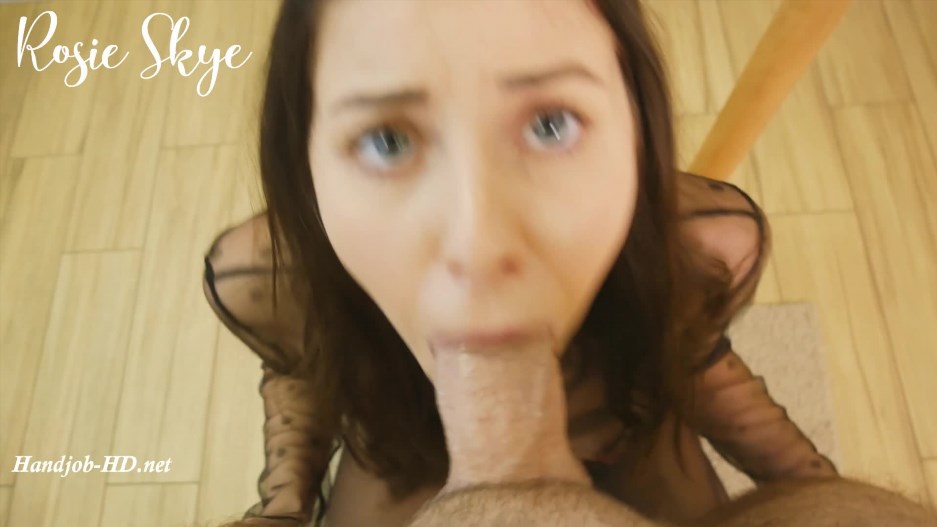 Unexpected Blowjob And Huge Cum In Mouth – Rosie Skye